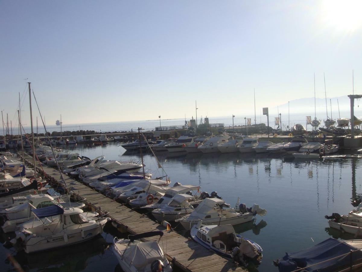 Apartamentos Casa Tia Antonia Málaga Dış mekan fotoğraf